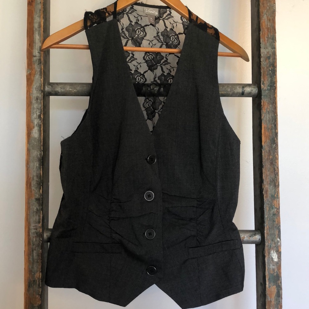 Button up vest